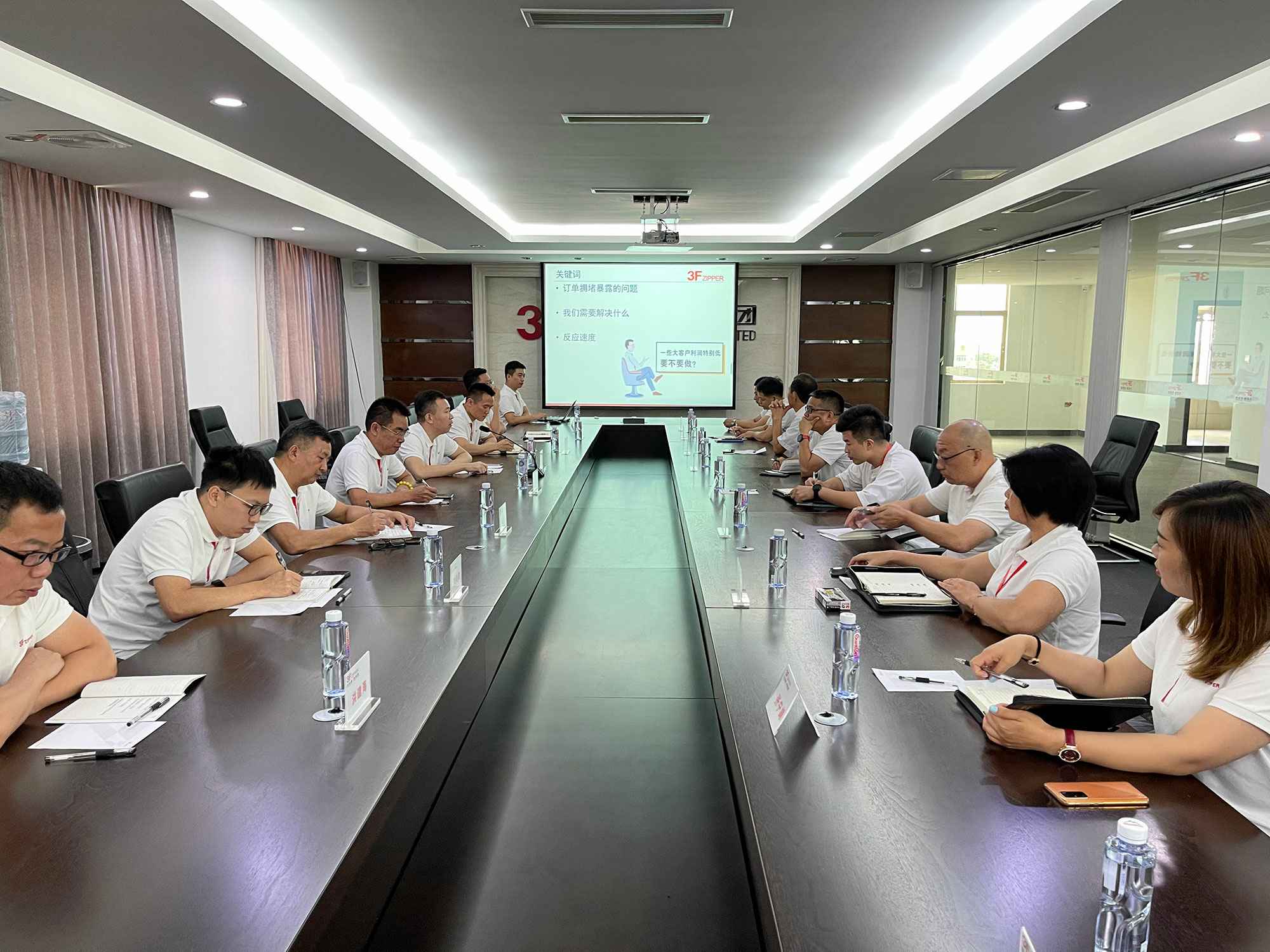武汉健行家具定制有限公司召开上半年总结暨下半年计划会议
